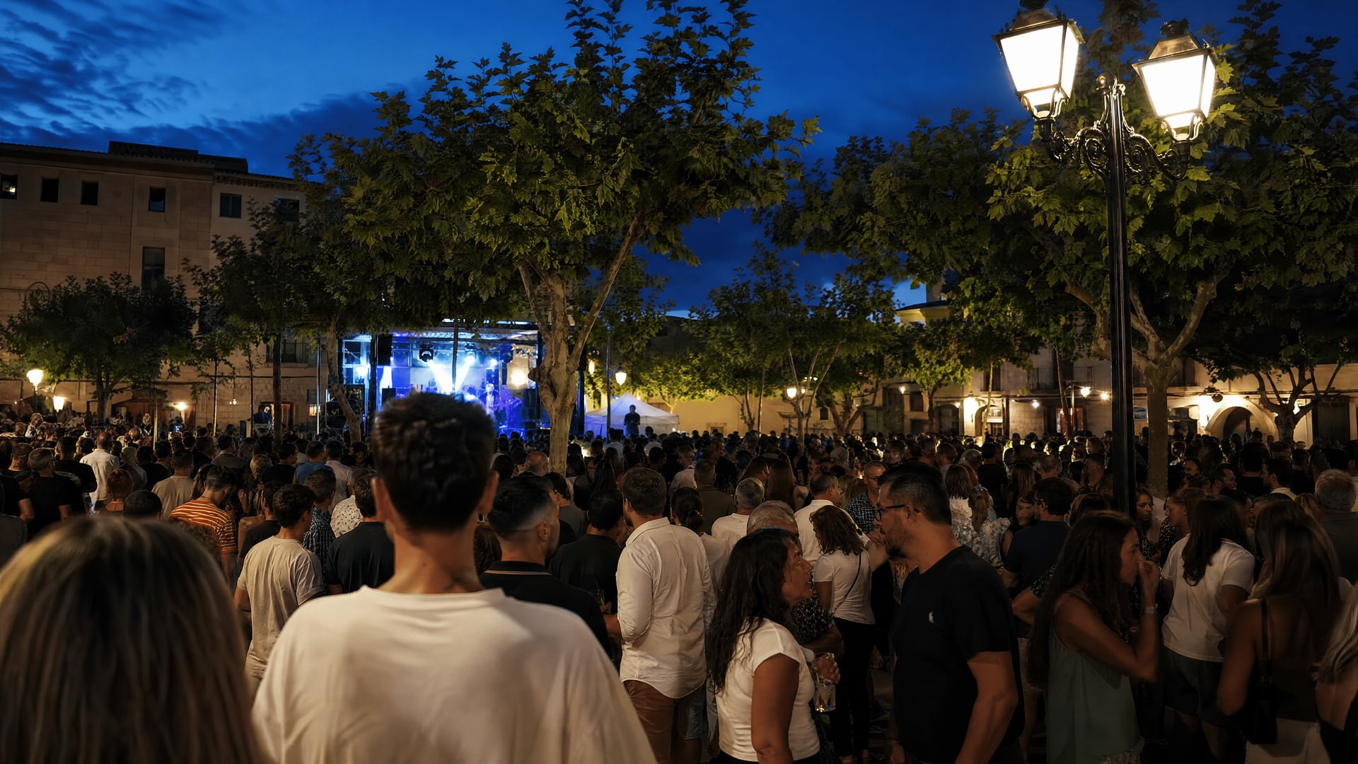 Residents gathered in Santanyí’s Plaça de la Constitució for the Sant Jaume festival opening